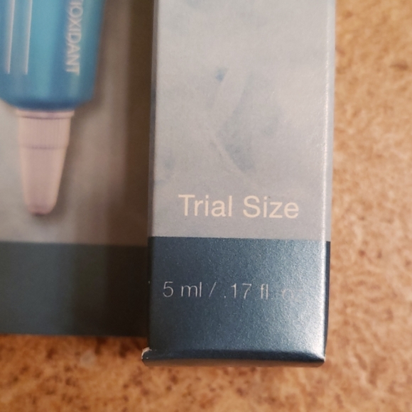 Paula's Choice Resist Serum - Picture 3 of 4